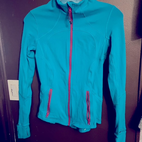 Lulu Lemon Sweater - Picture 2 of 3